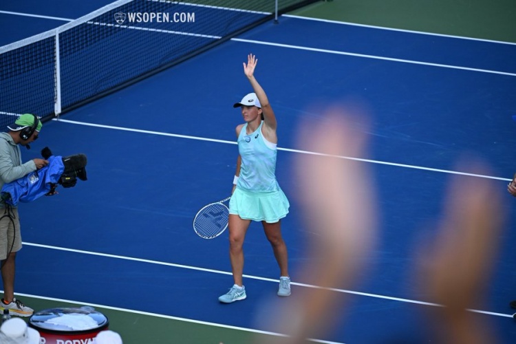 场的强大支 场的强大支