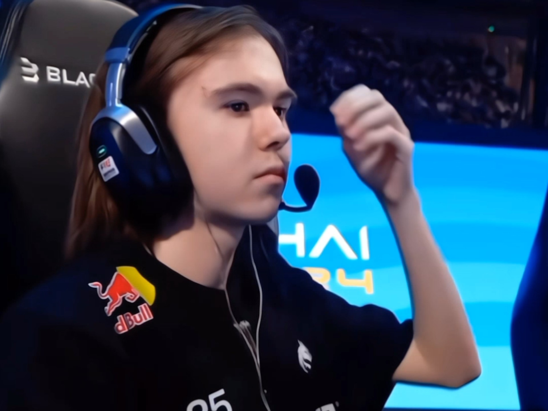 现稍显逊色 现稍显逊色