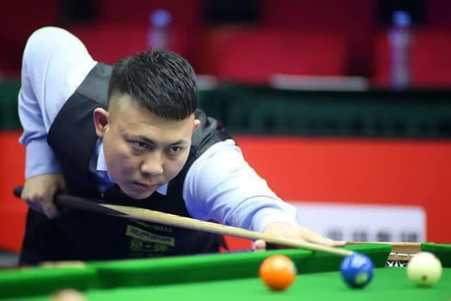 士队签下他 士队签下他