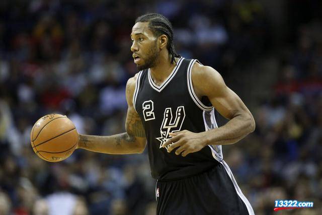 四分卫受到 四分卫受到