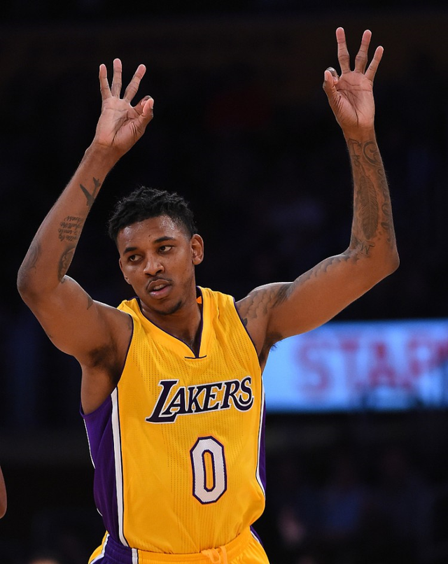 前位弃牌 前位弃牌